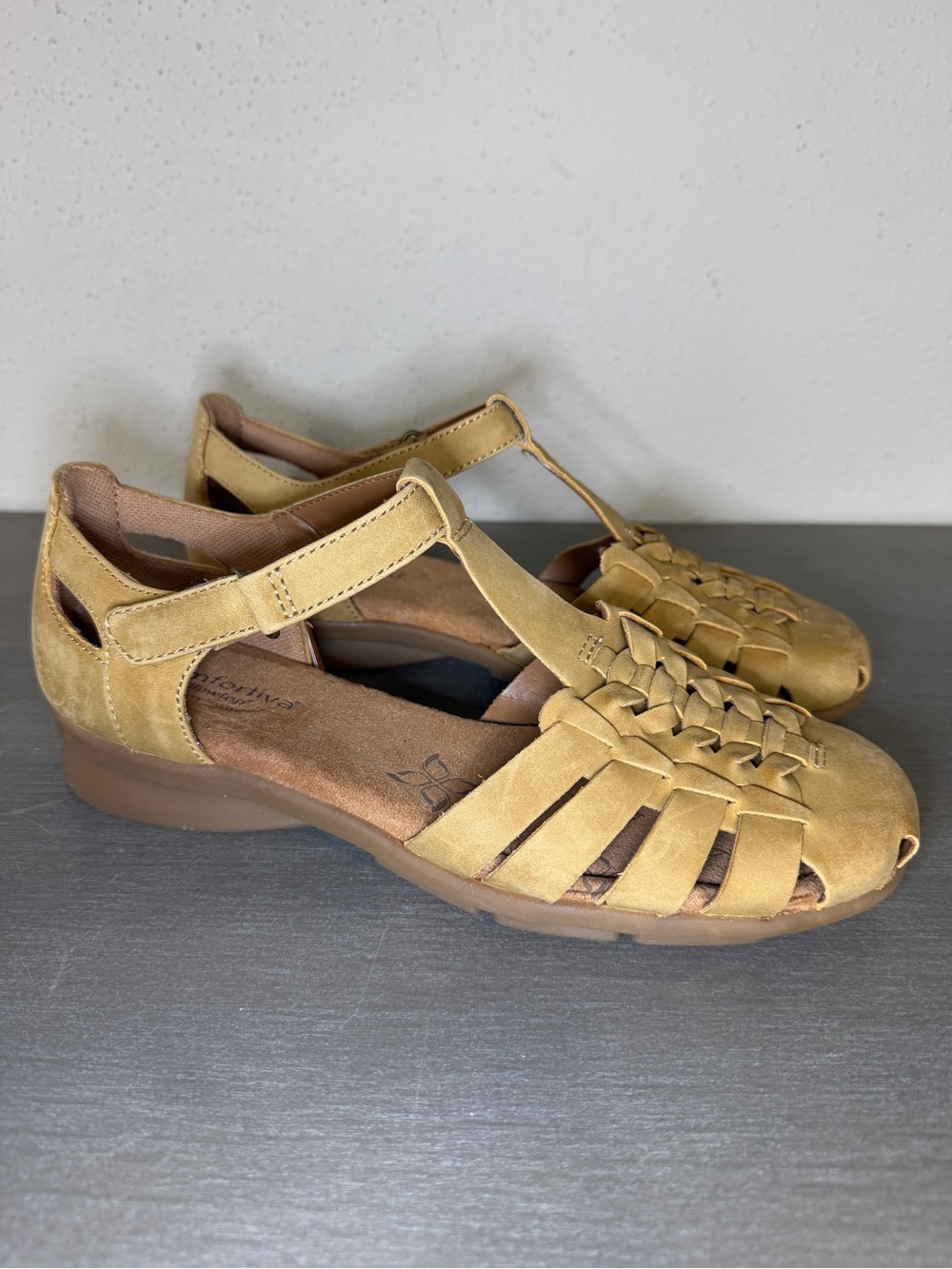 Comfortiva Persa Leather Sandals Womens 9.5M Almond Slip On Comfort Casual Shoes